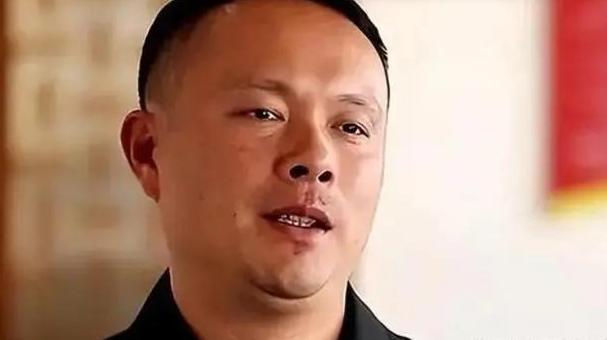 2012年，云南特警邹路遥在执行任务时失联，后被判死亡，86天后，妻子石琛收到境