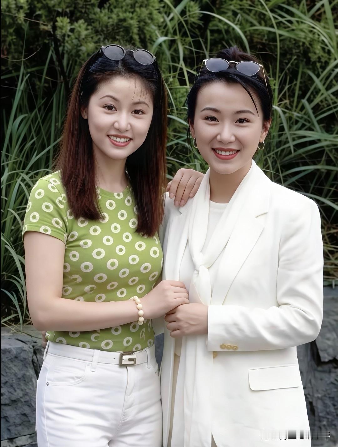 时光定格1997！林心如萧蔷同框尽显两岸美人韵味1997年的旧照再度流出，2