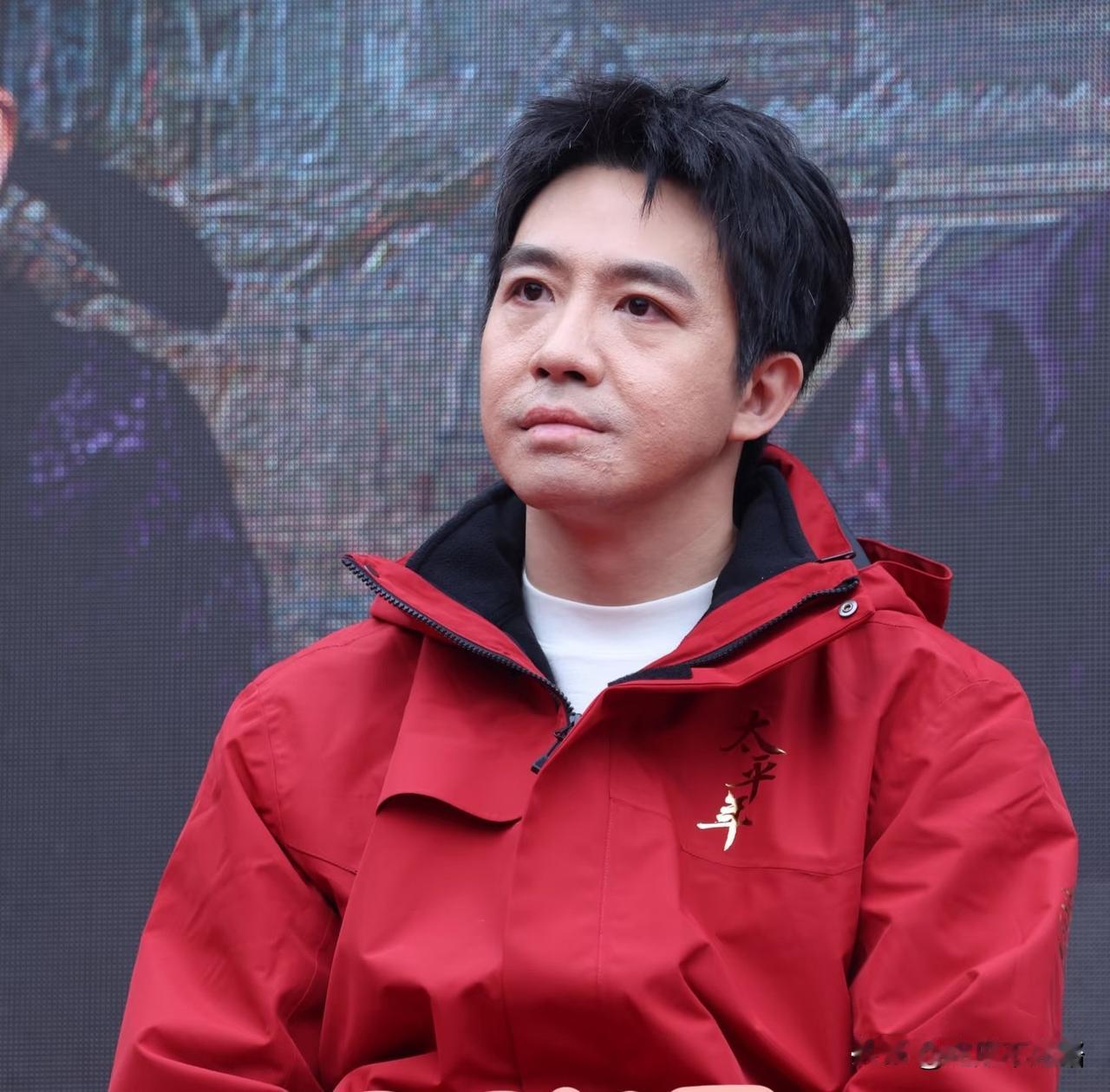 我问朋友：“俞灏明都38了，怎么演技突然变这么好？他以前不就是个普通演员吗？”