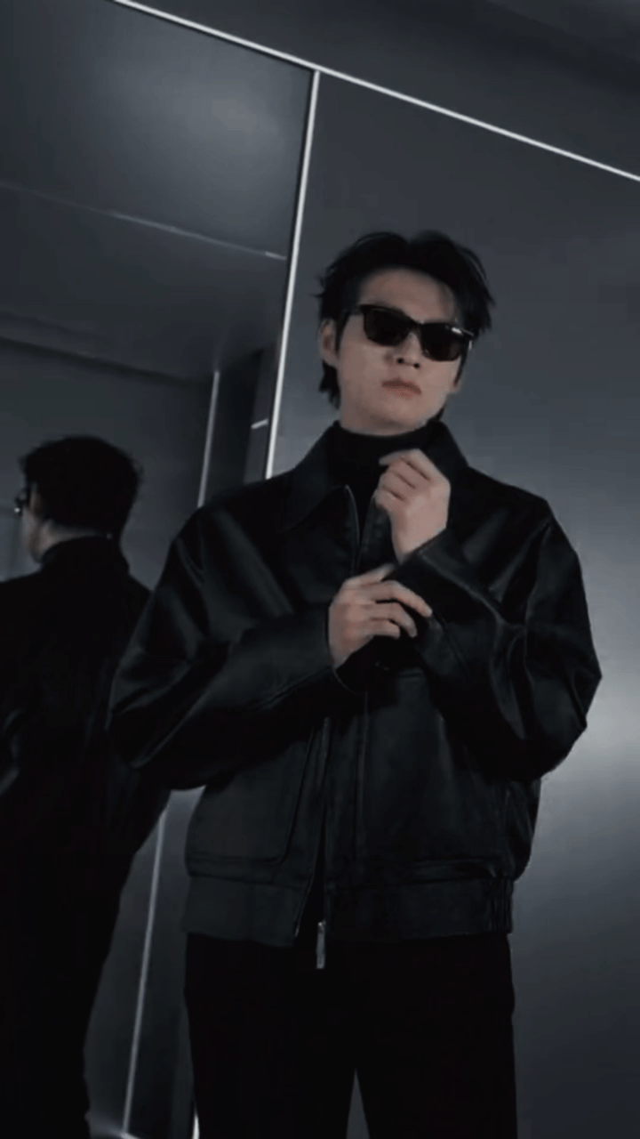 魏大勋一天空降两个高奢地广魏大勋TUMI和欧米茄代言地广来啦，高级感十足，魏大勋