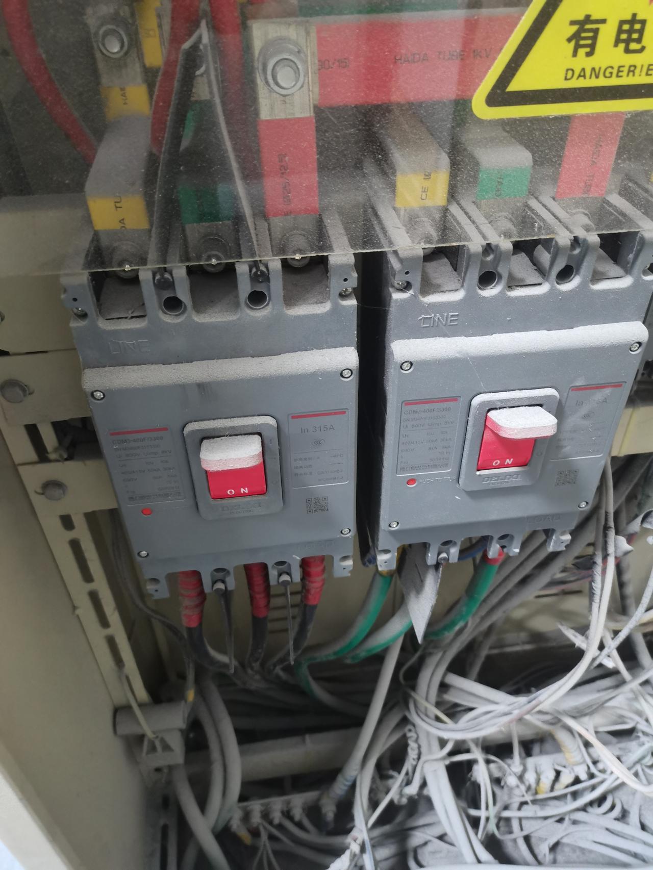 我朋友去厂里面试电工，面试官是这公司老板，老板直接跟我朋友讲，我看看你实力怎么样