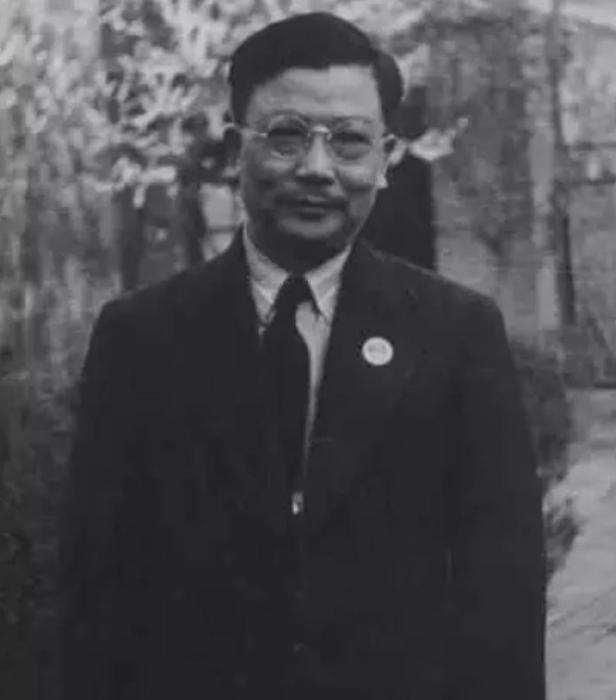 1943年，一个叛徒找到了李克农，说他已经知错了，真切地恳求李克农给他一次机会，