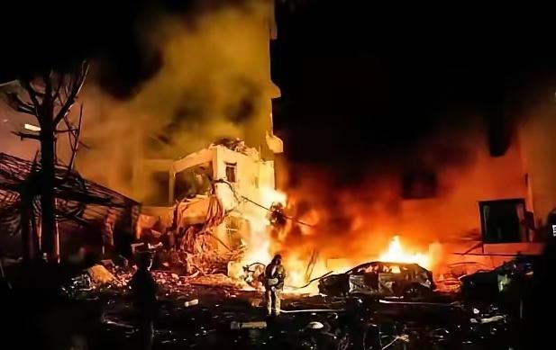 台湾想找大陆，快断气了这话听着糙，但道理一点不假。现在的台湾经济，那就是吊