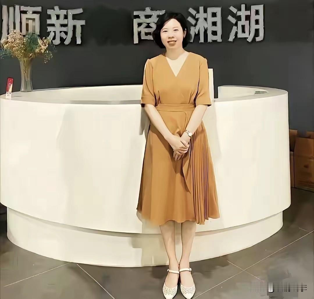 有件事我百思不得其解，前夫哥的前妻，人长得有点一言难……尽，为什么会有那么多男人
