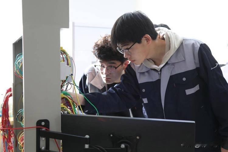 山东的做法表明：“一考定终身”的现状正在逐步打破。2026年1月1日起，山东