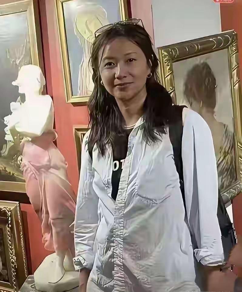 当年的迷人女神，如今垂垂老矣，再也不是年轻时候的样子了，美人迟暮，岁月真是一把杀