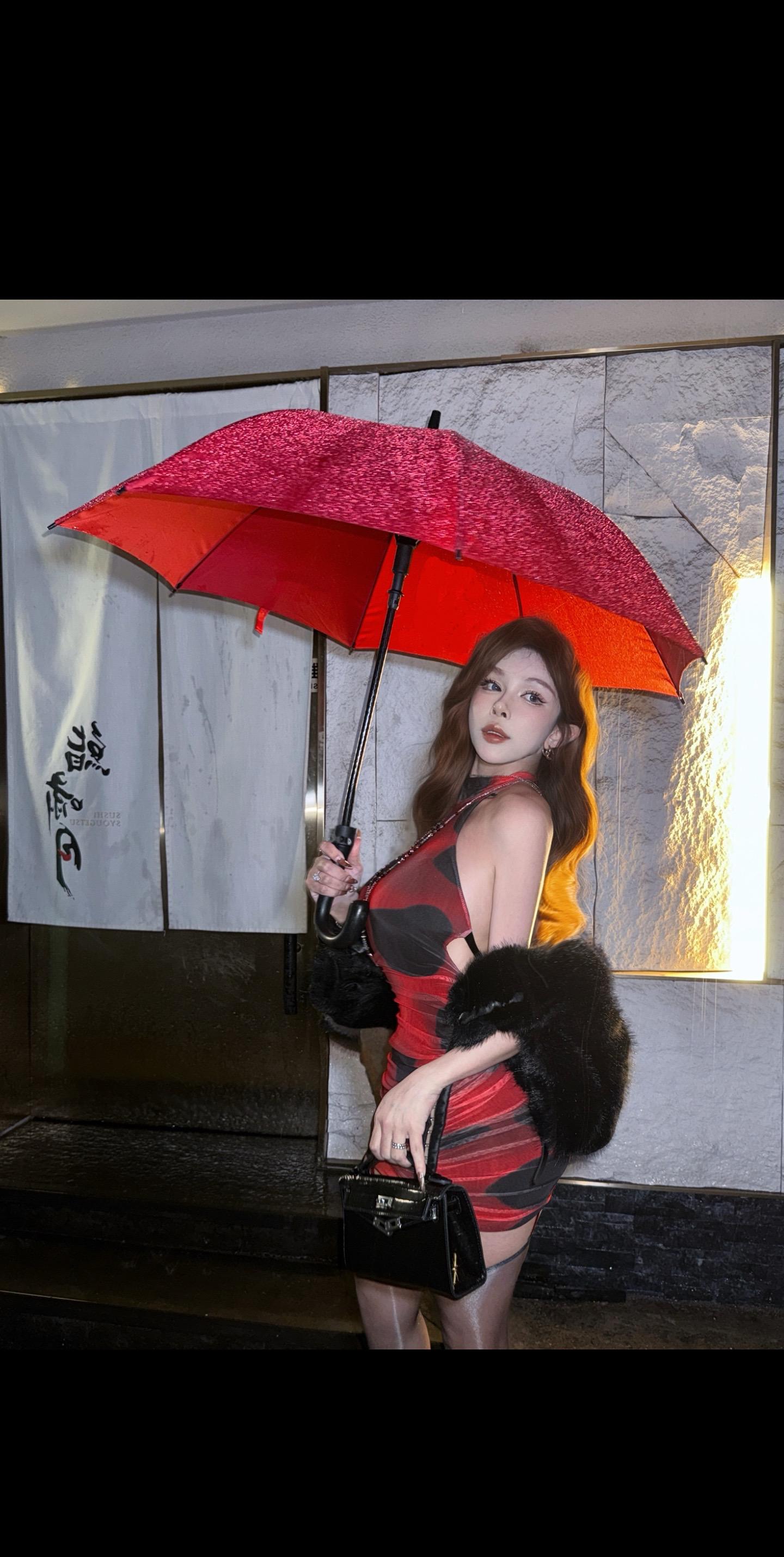 老婆 我跟别的男的不一样 我是女的