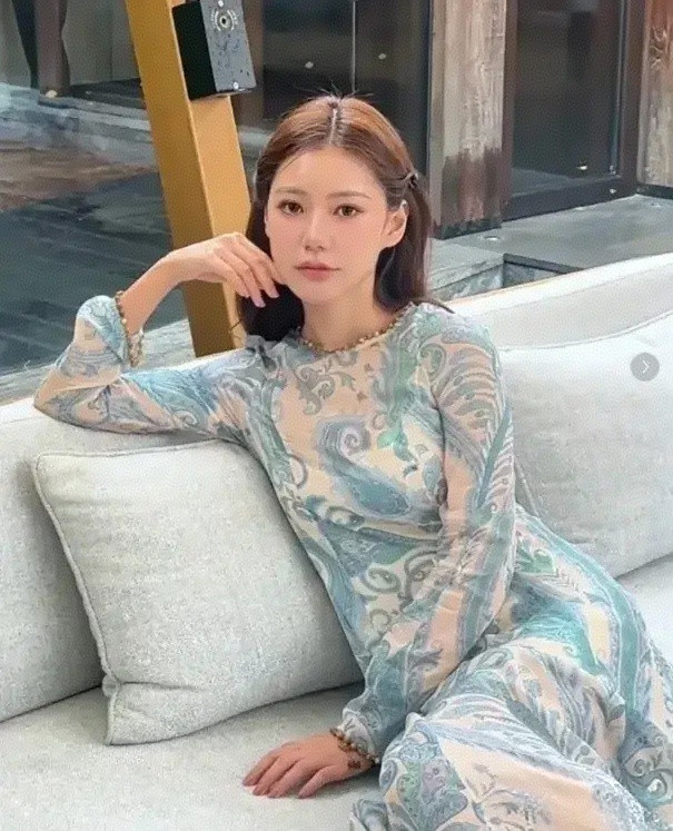 马筱梅出轨​好继母、贤内助马筱梅人设塌房，她的湾湾前夫公开了与物业人员的对话