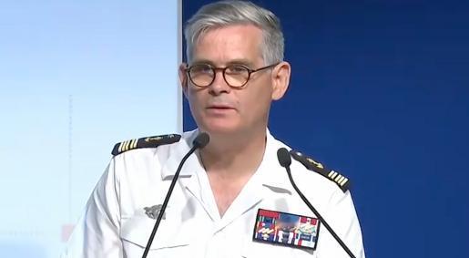 有人说，我国以后不应该提什么中菲，中越，中马南海争端了，因为有南海九段线，里面岛