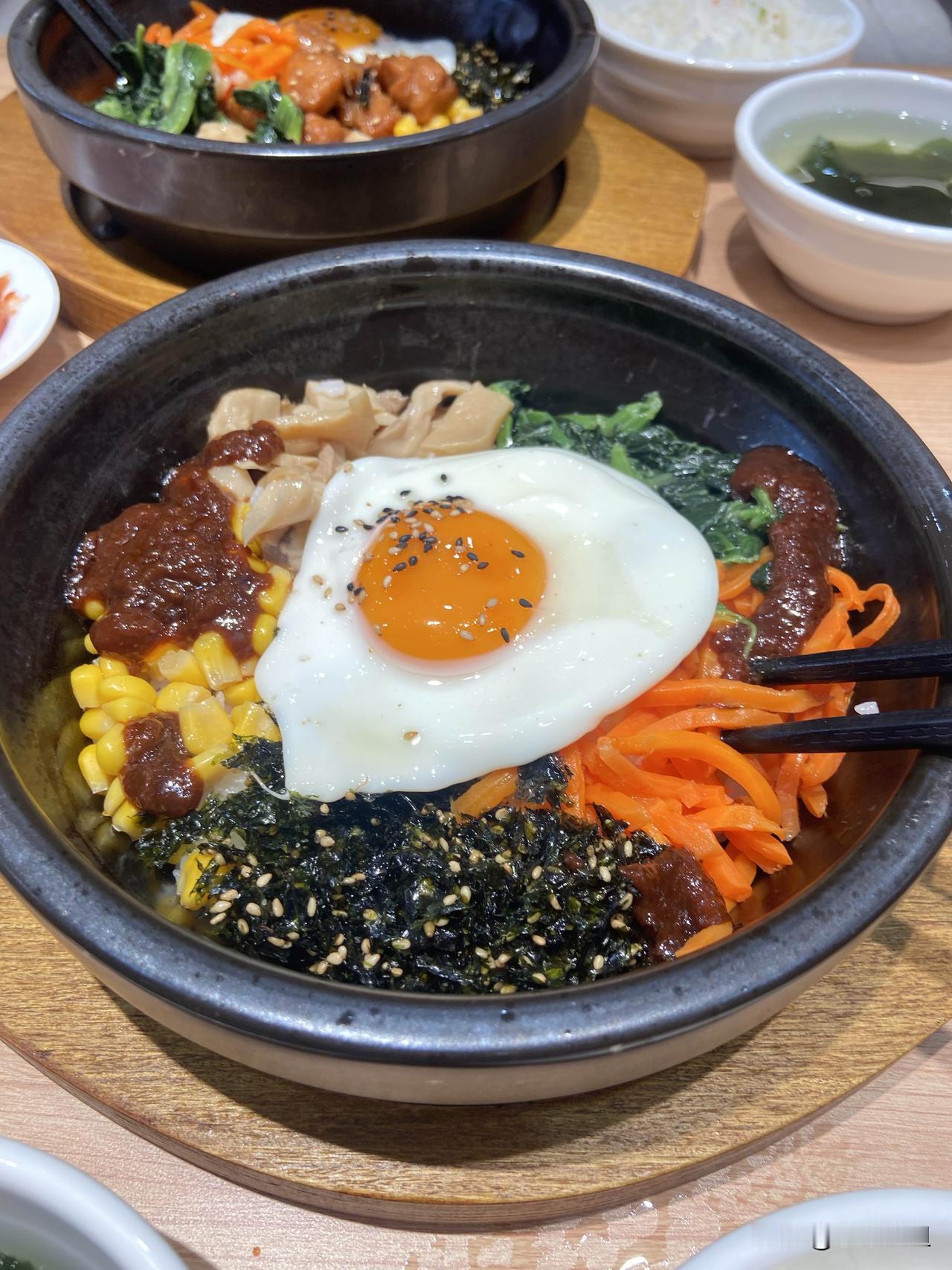 今天天津的天气实在太热了！我和老头决定不做中午饭了！溜完超市，直接在超市下面