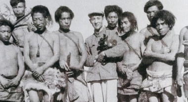 1956年，解放军在哀牢山密林中，发现了一群衣不蔽体的男男女女！调查后才发现，他