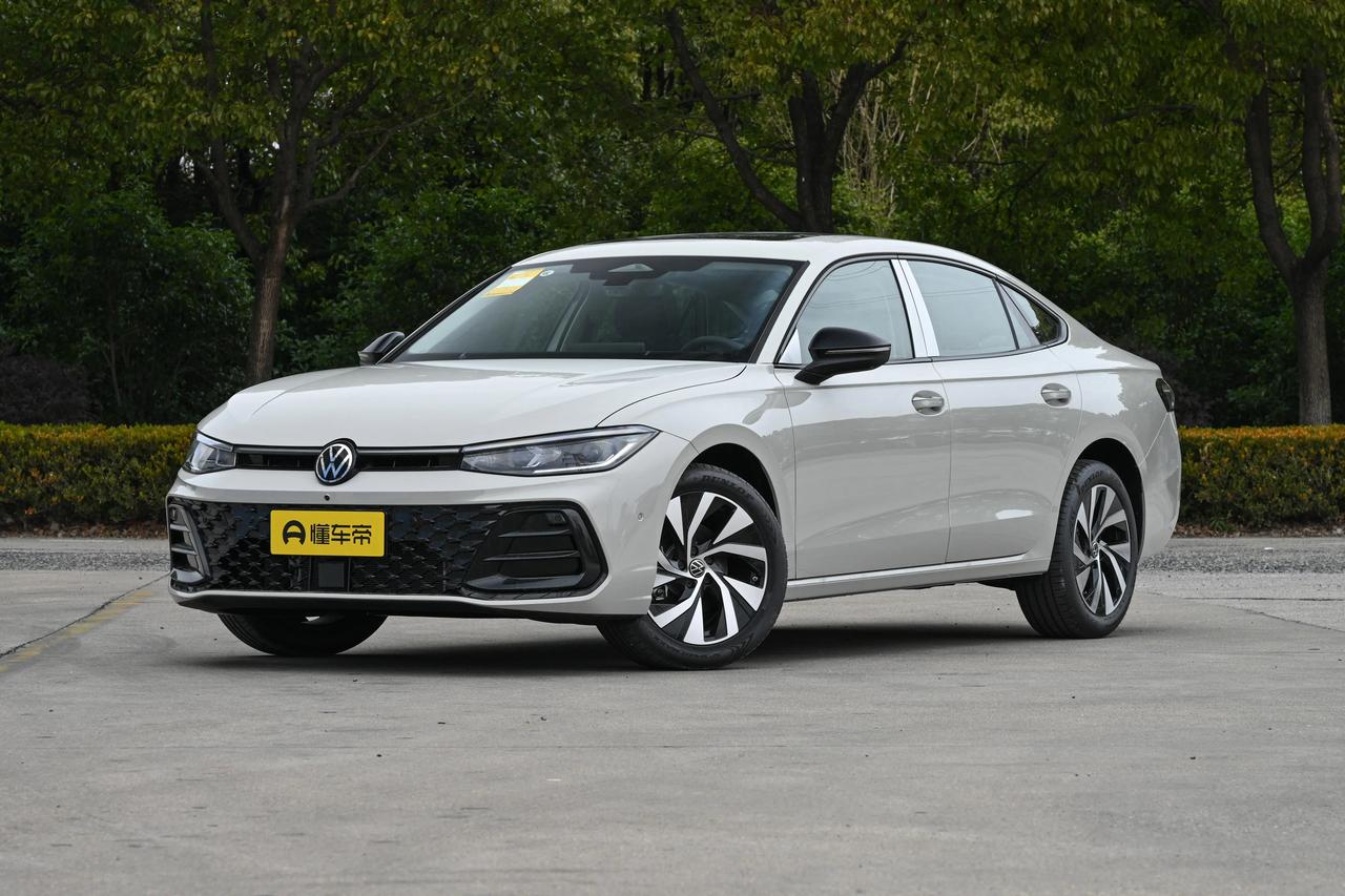 大众帕萨特，11月卖了19058辆，依旧强得可怕。11月份，帕萨特卖了190