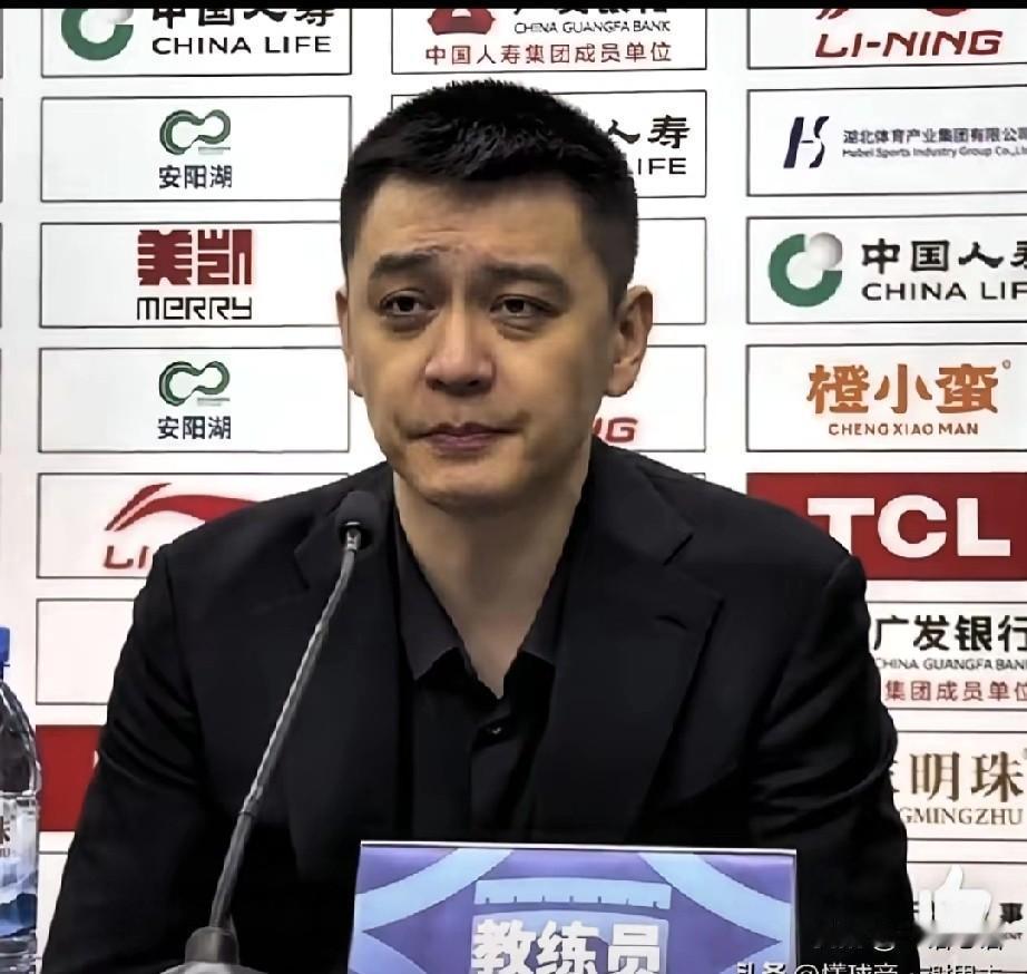 得冠军就说捡郭仕强的底儿，借老辽篮的光儿。输了，就怪杨明不锻炼新人，把辽篮弄得啥
