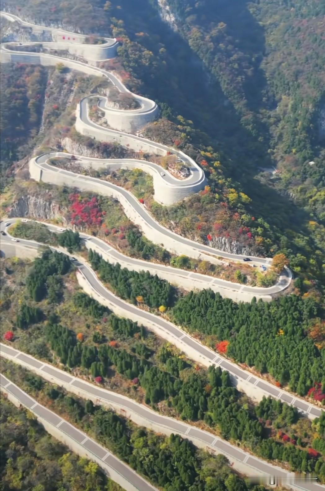 齐鲁天路青州段为啥不火？啥时候仰天山九龙盘通了，啥时候就火了。最近稻城亚丁
