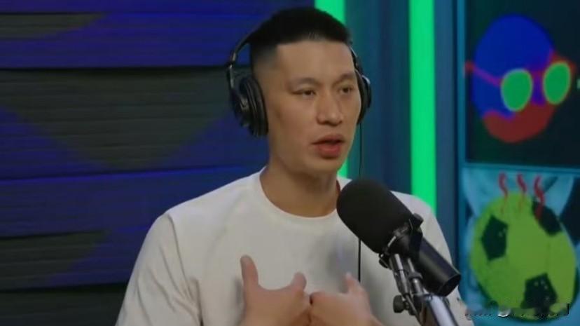 林书豪亲自辟谣了他拒绝金卡戴珊的传闻，尼克斯管理层棒打鸳鸯了。之前媒体普遍的