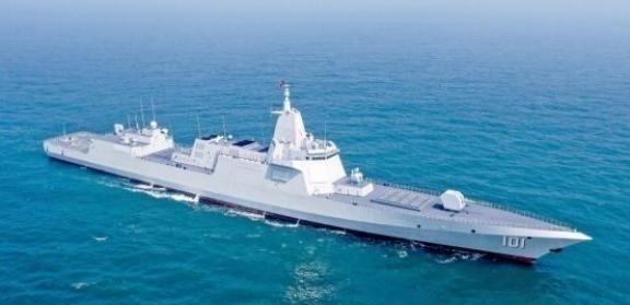 055型驱逐舰 vs 霍巴特级：澳大利亚战舰遭遇中国海上巨兽，谁将主宰公海？