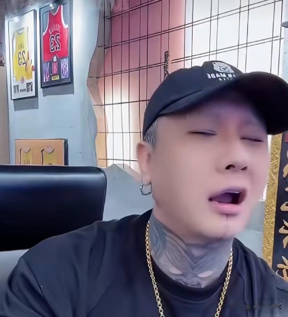 方丈下达江湖追s令，说某人任何平台都开不了播！方丈：我