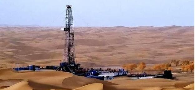 沙漠下面几乎全是石油，我国缺油年年大量进口，那为啥不开采呢？就拿塔克拉玛干沙漠来
