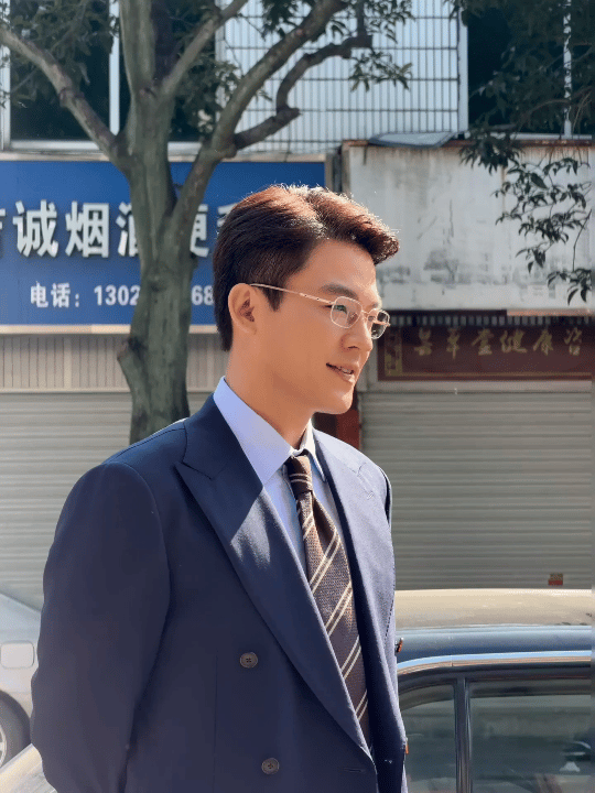 欧豪一句话演出我给爸妈打电话不是父母不懂得体谅，只是岁月养成的习惯很难轻易改变