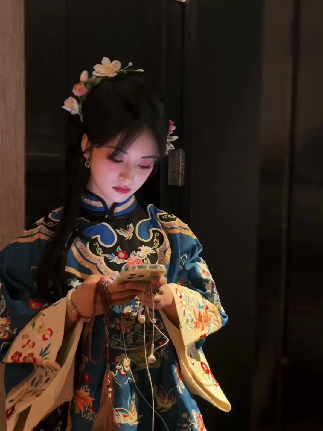 沈月这张脸还是太权威了 开推看起来哦