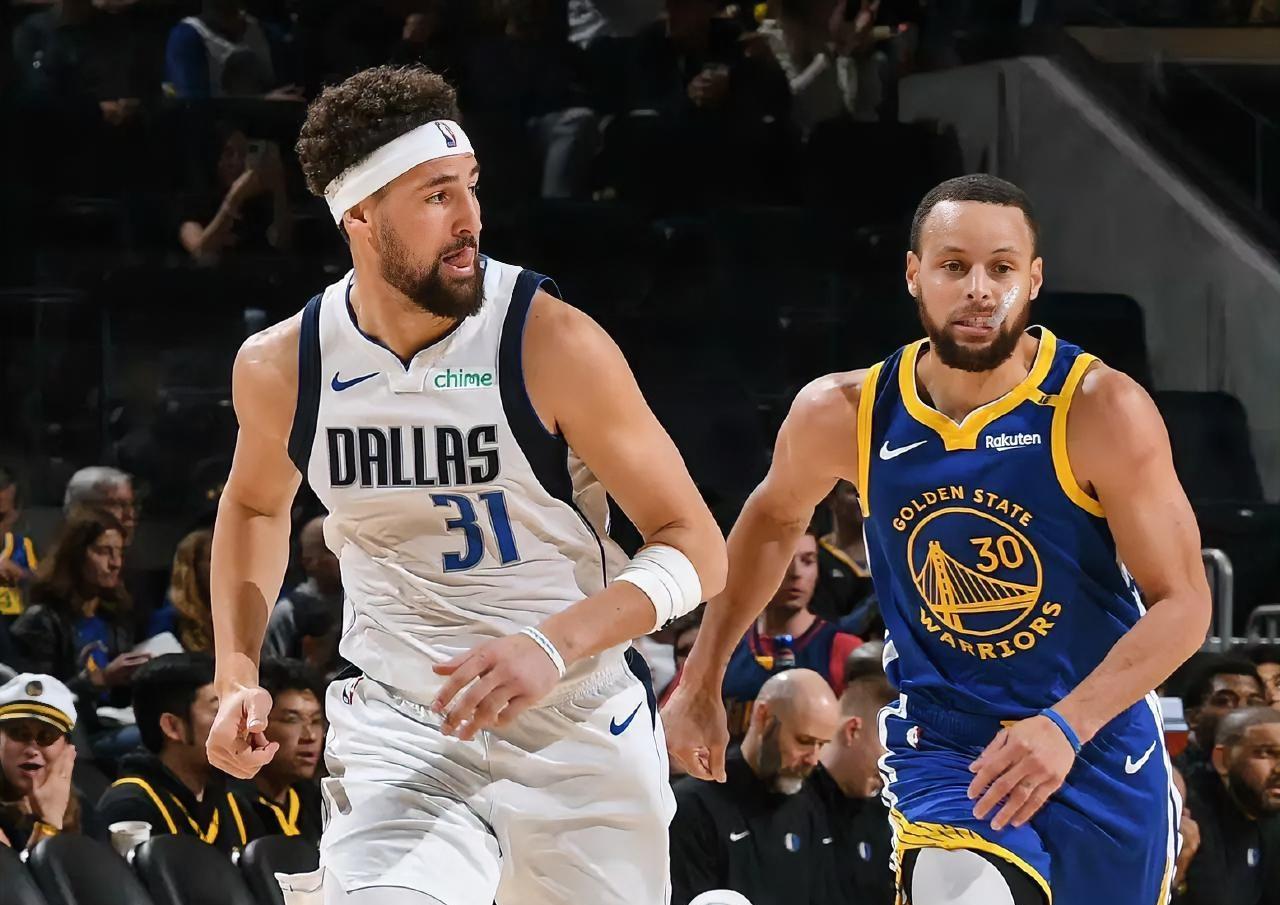 有一说一，库里和克莱根本不在一个级别！！库里：今日圣诞大战上场33分钟，投篮1