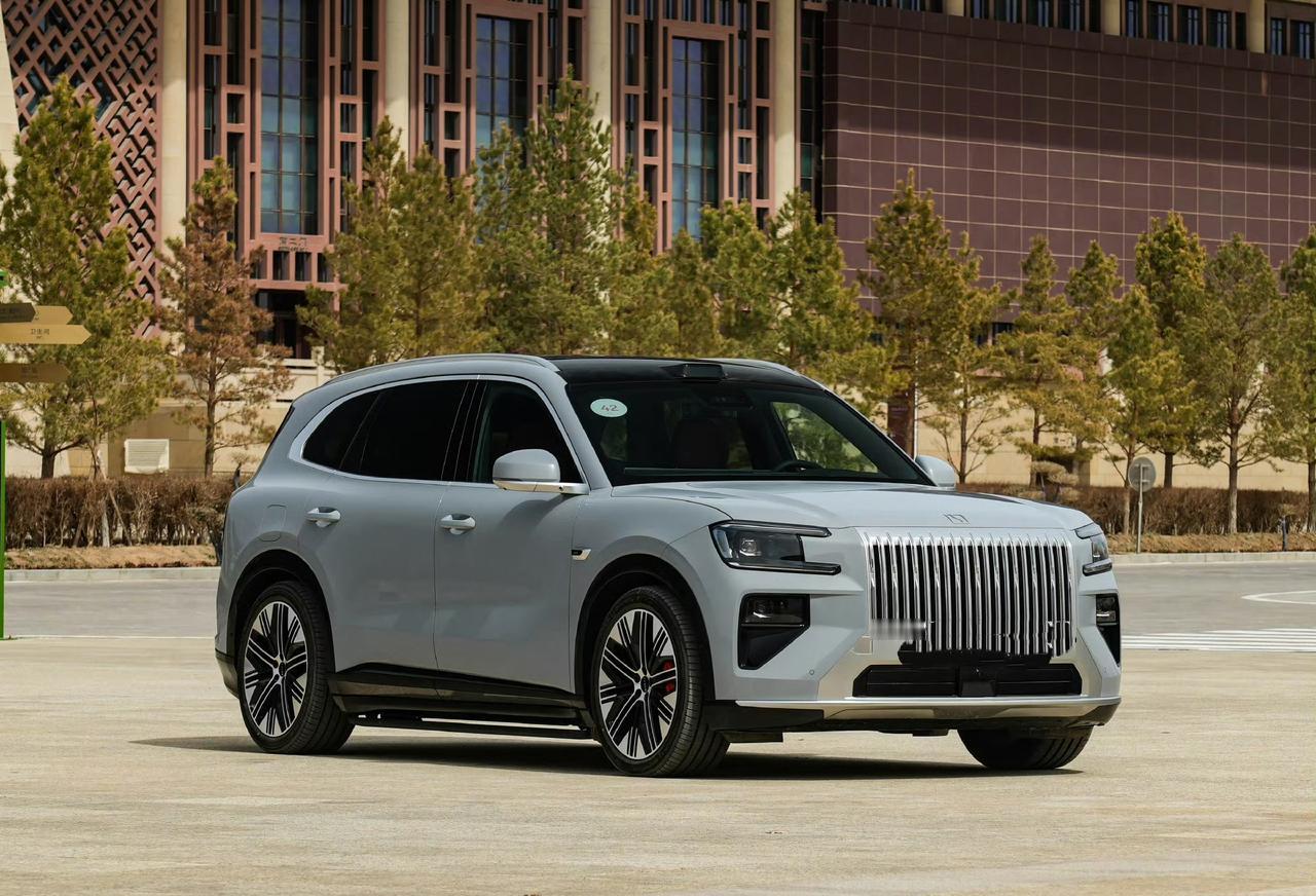 极氪8X上市32.98万起，标配四驱+双腔空悬+CCD减振指导价35.68-5