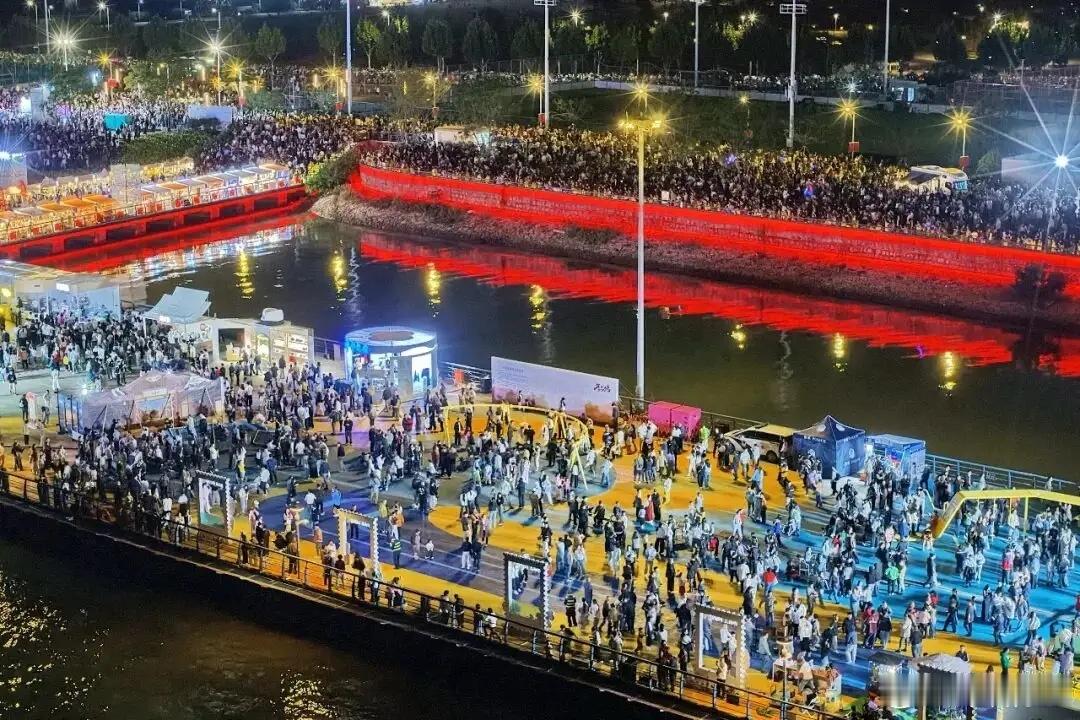 各大省份国庆假期接待游客和旅游收入——广东：6278.9万人次旅游花费584.4亿元山东：6002.