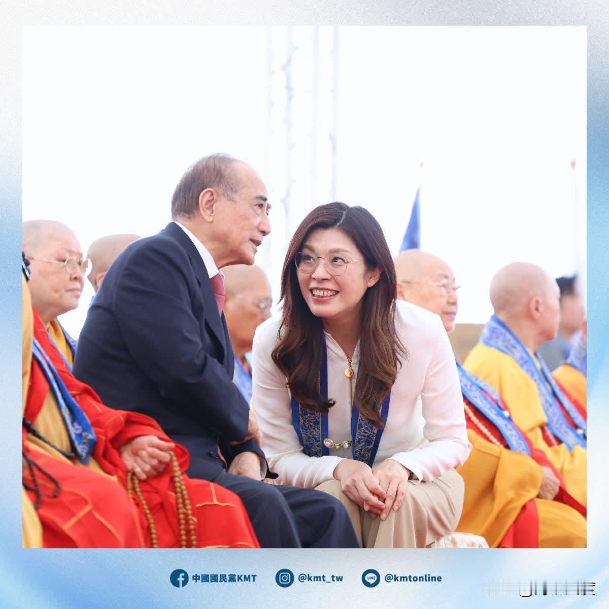 极度尊王，郑丽文再与王金平同框，座前谦虚地向最高顾问请益！郑丽文一个月三见王金平