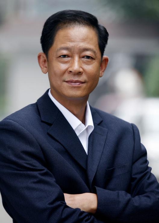 王志文说：“千万不要混，混一天和努力一天看不到任何差别，但三五年会看到