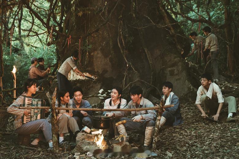 戛纳电影节据screendaily报道，田壮壮拍摄多年未能上映的新作《鸟鸣嘤嘤