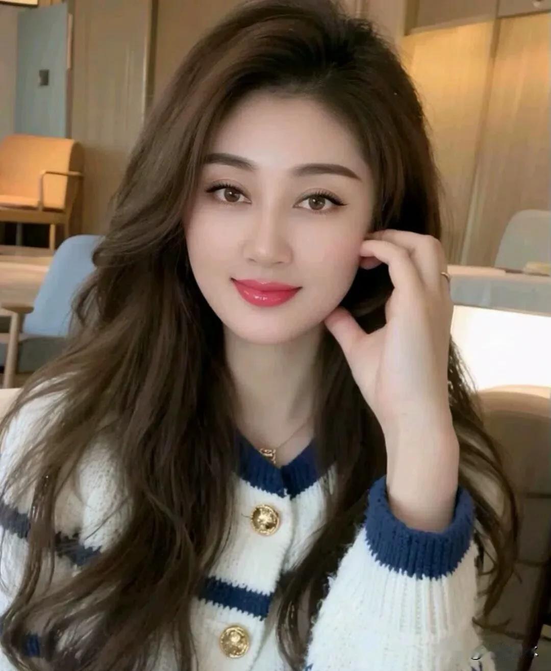 气质美女，生活随拍！