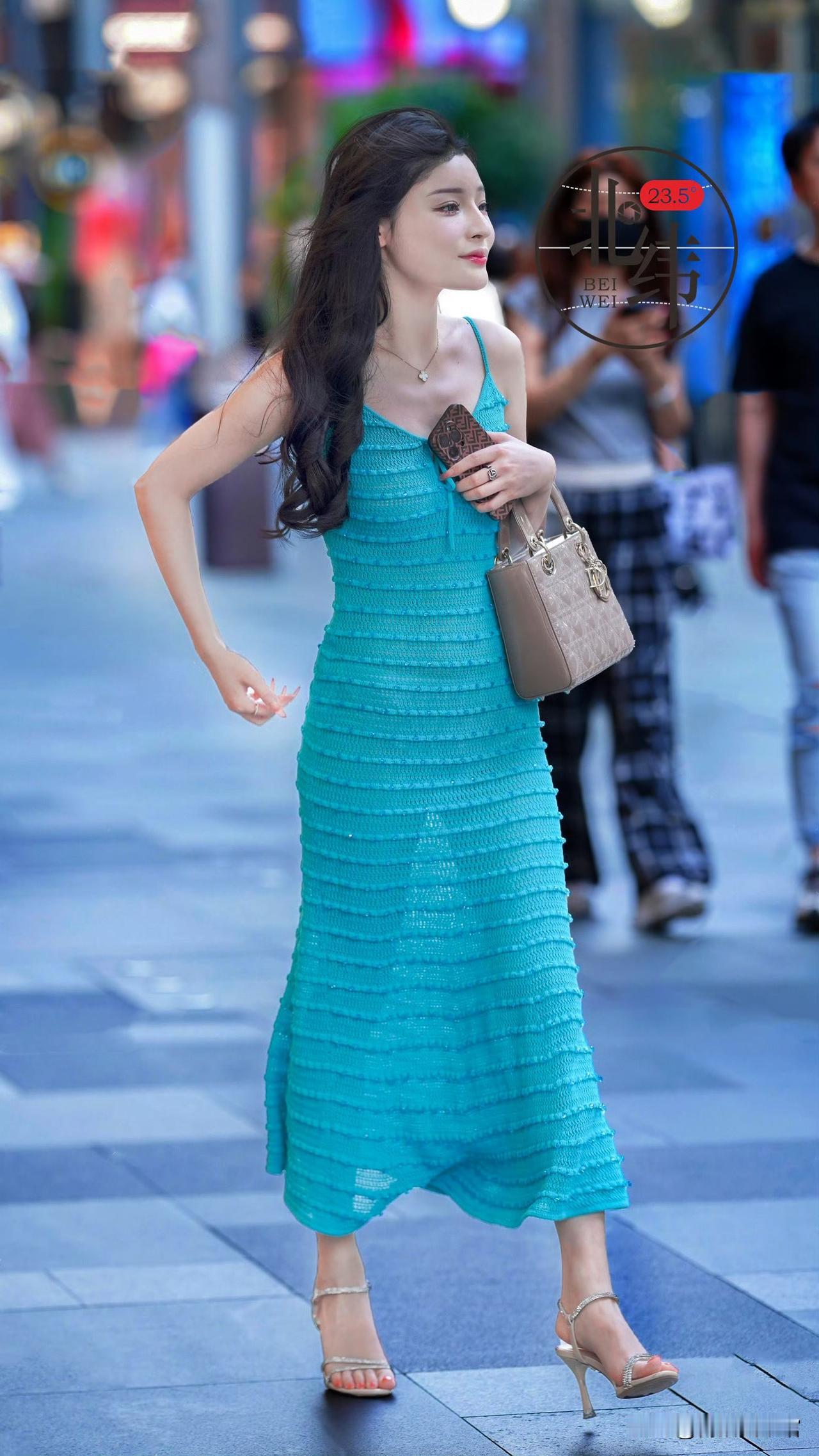 怎么穿搭会让人比较显温柔女人为什么喜欢穿高跟鞋优雅自信穿搭分享有哪些令人眼