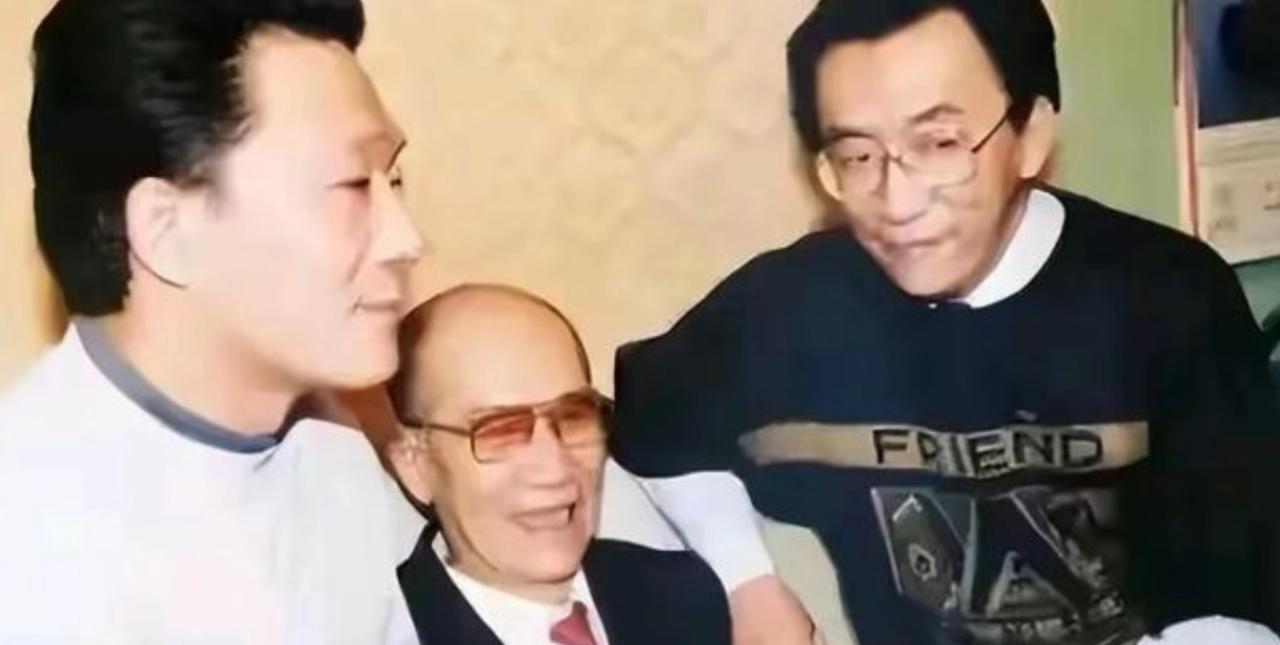 #相声界恩怨情仇#钱城：侯耀华，既不懂相声，也不懂戏。侯耀华，在前几天，发了