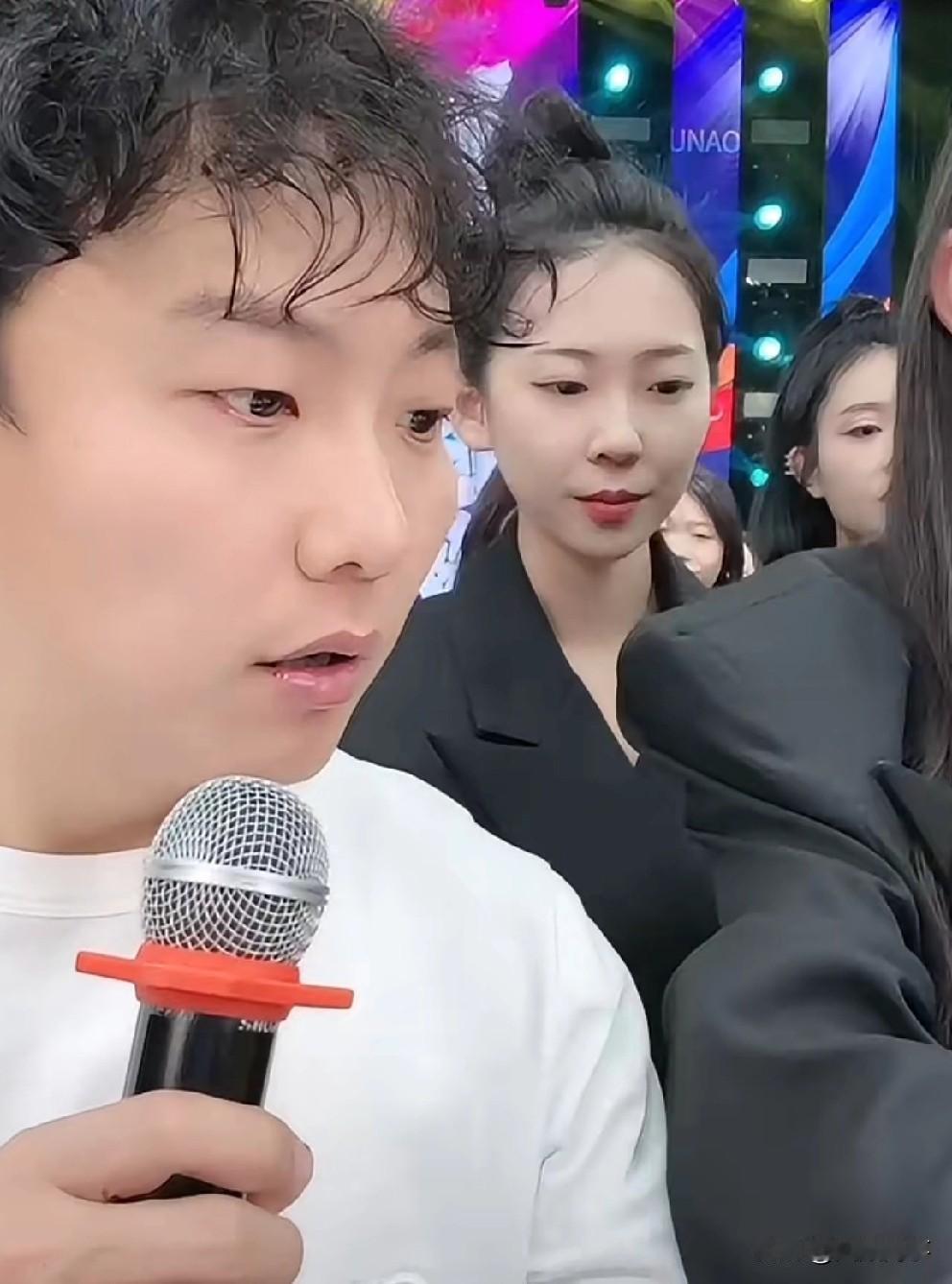 ks官方领导夸赞胡闹卖货牛x！昨天胡闹办生日活动卖