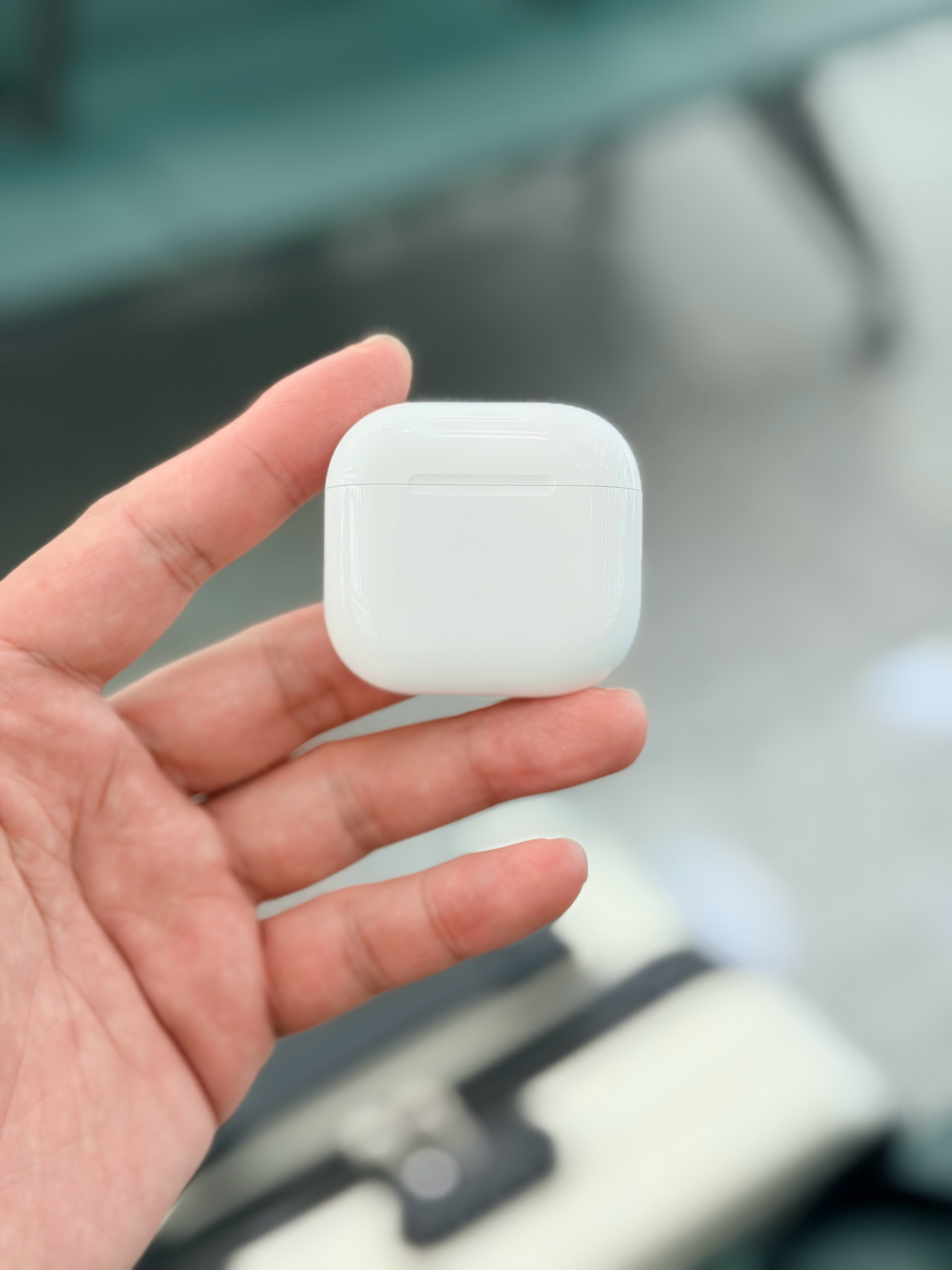 给17Pro整了个半入耳降噪耳机:AirPods4降噪版。小小一只,还不错~