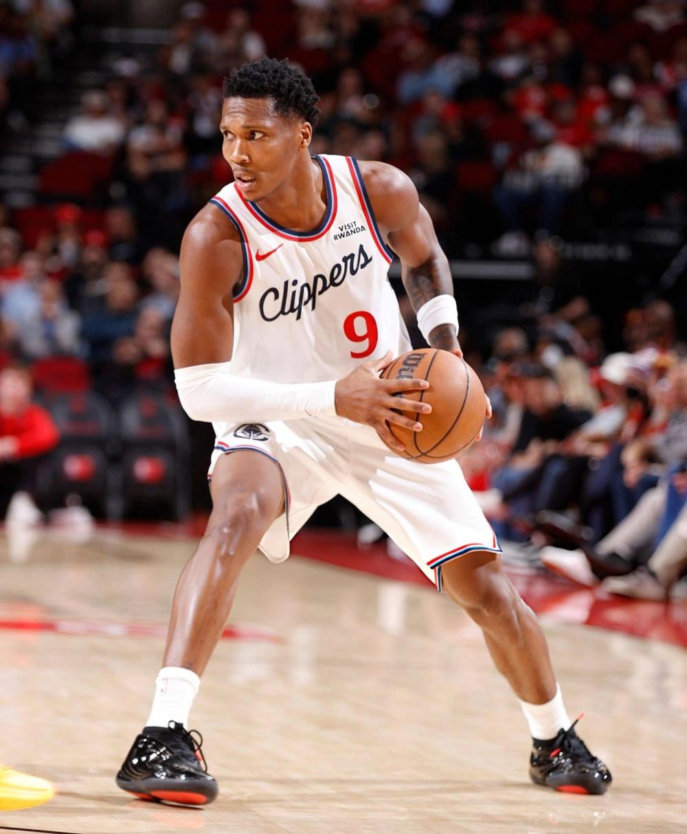 快船交易来马瑟林确实是超值，他在战湖人的比赛中，数次突破到篮下，打的是非常硬朗，