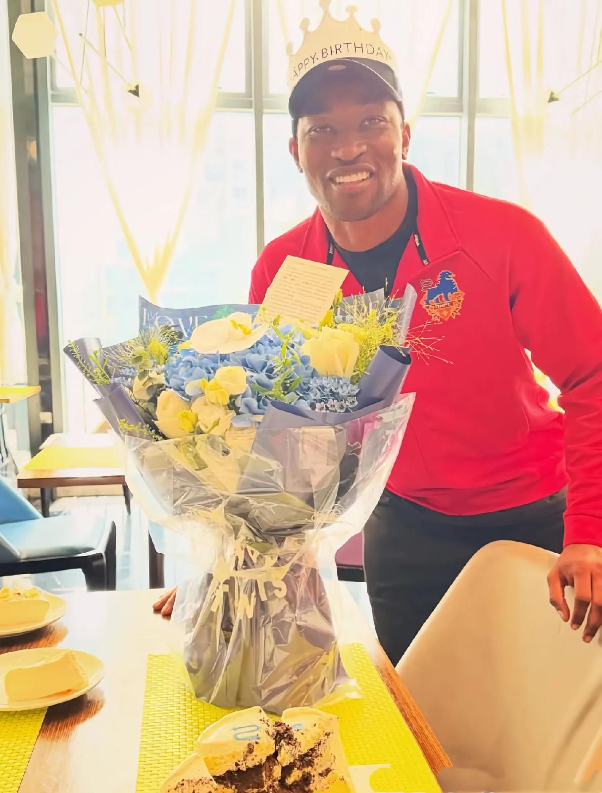 前武汉三镇前锋帕拉西奥斯，球迷都亲切叫他“黑娃”，他来到武汉之后，武汉球迷更喜欢