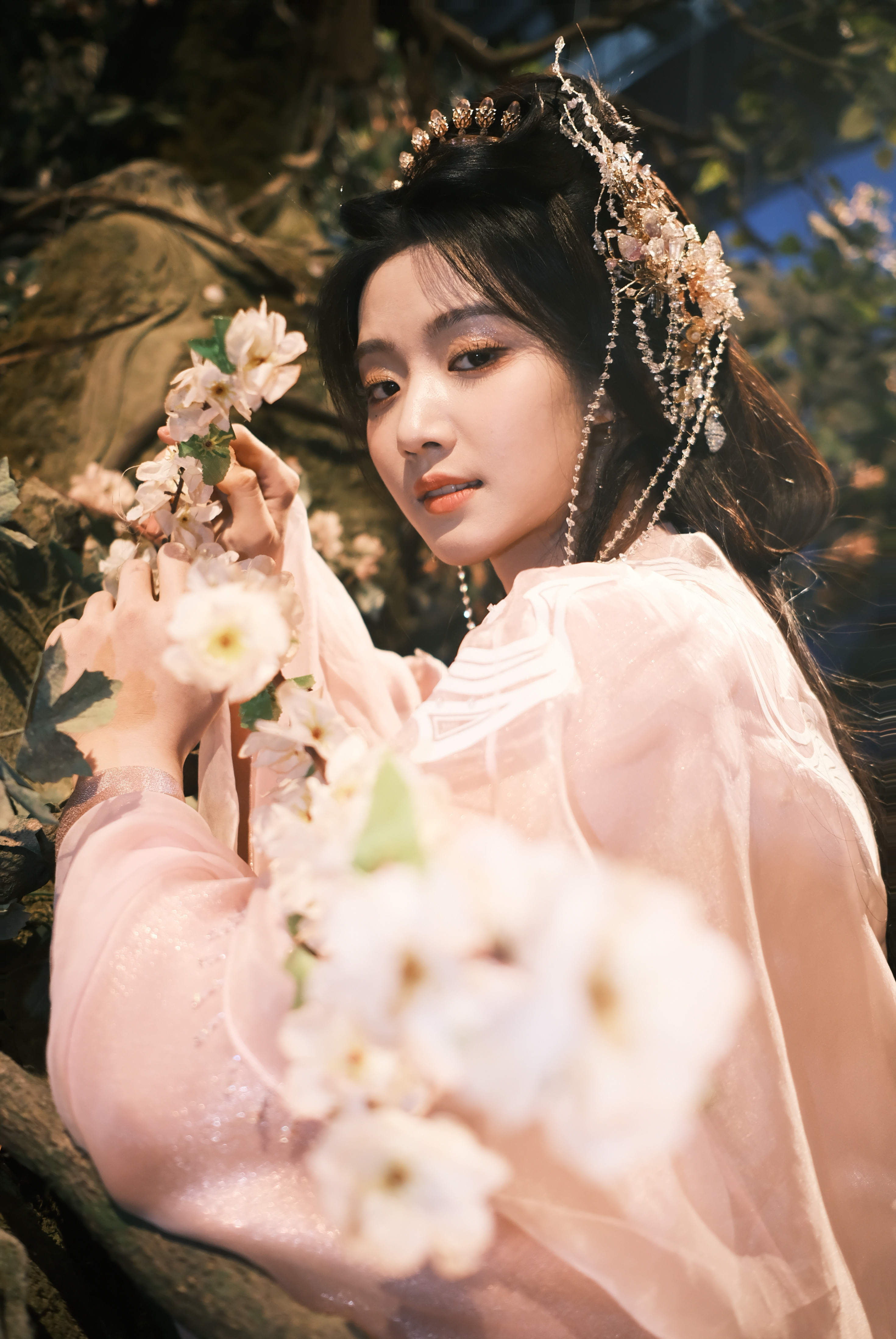 小助理放的美丽粮我笑纳啦～～～卢昱晓《入青云》明