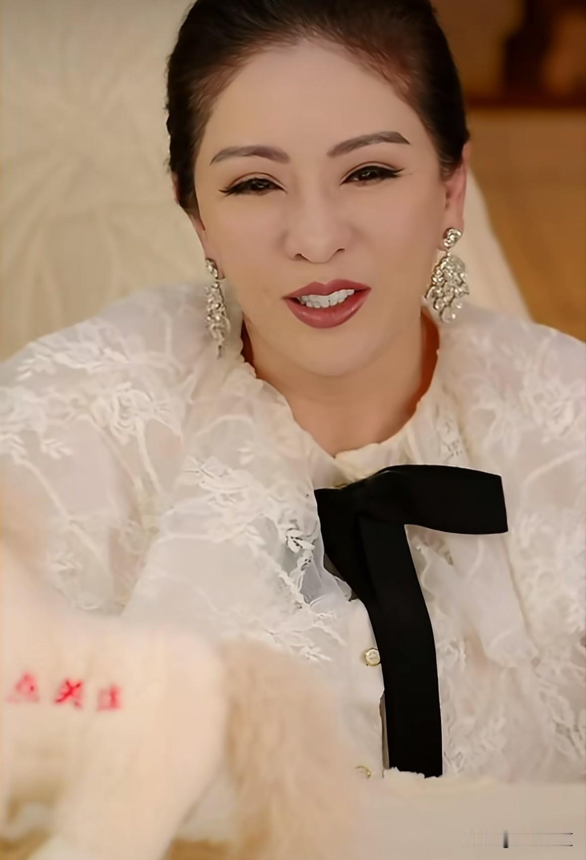 向太说“我小孙子、孙女每天只有十分钟的玩手机或者平板，只能选一样。太小的电子产品