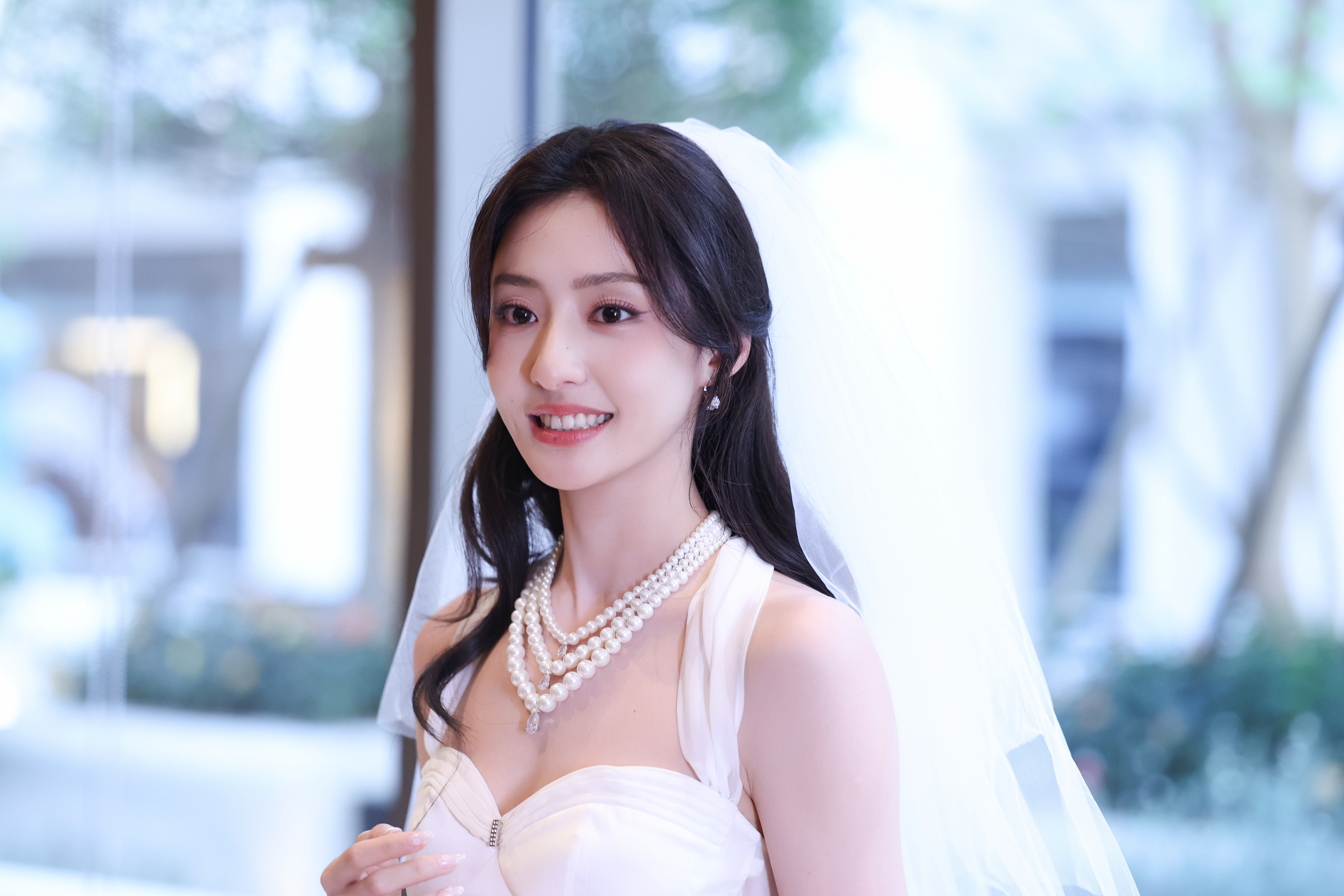 胡连馨在复制粘贴的时代，你是手写的诗