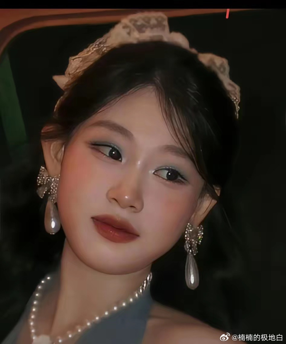 沈佳润的妆容2万块，普通老百姓好几个月才能赚到2万块，怪不得说她是财阀千金！小姑