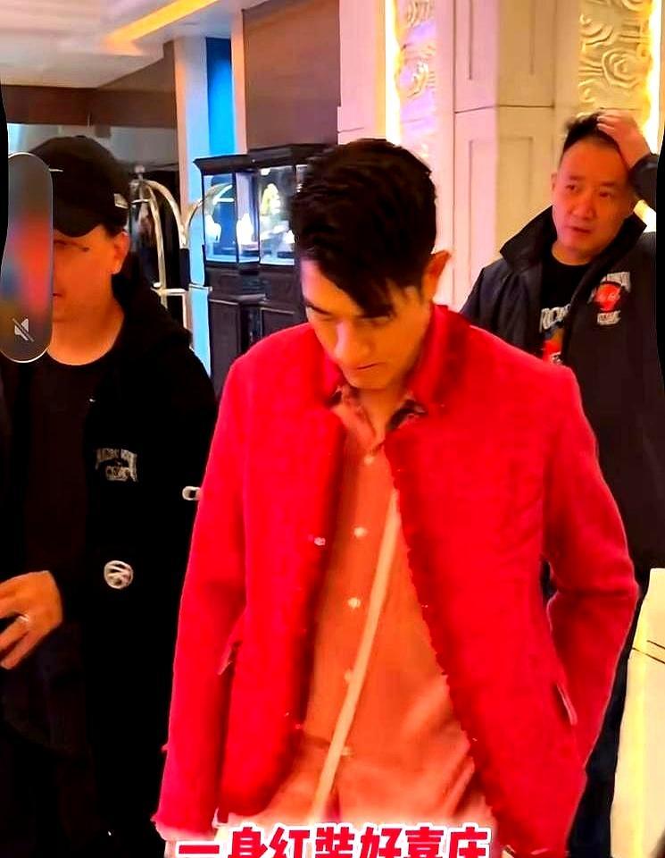 王菲当年唱《传奇》只拿5000块，郭富城最近炸裂表演，估计也差不多！你是不是以