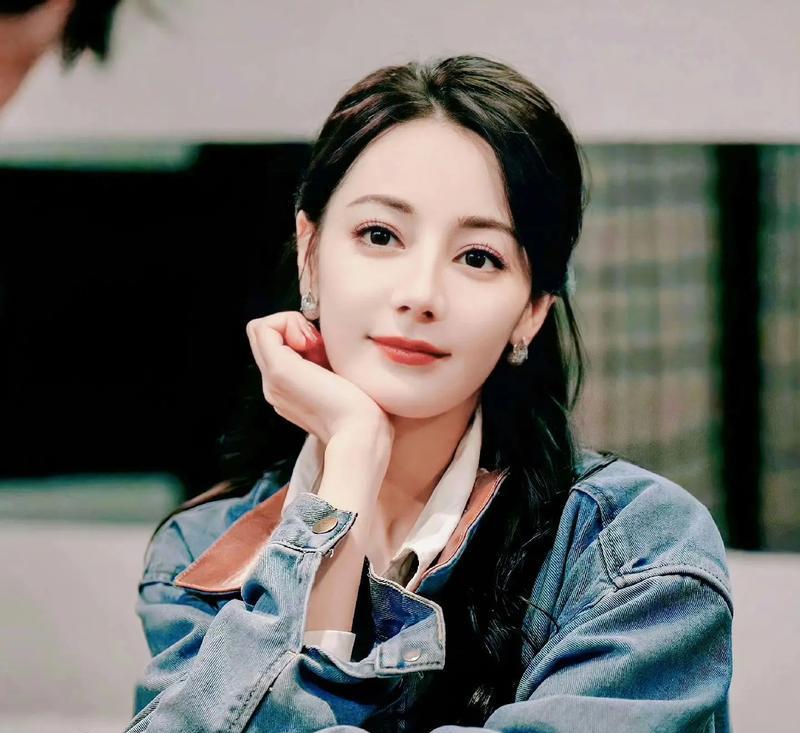 当《开始推理吧3》播放过半，观众却有两大遗憾。节目组显然在妆造方面花了大价钱，看