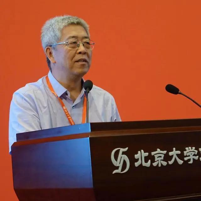 北大教授乔晓春自己英语几级？他是50后教授（1958年生），早年没有大学