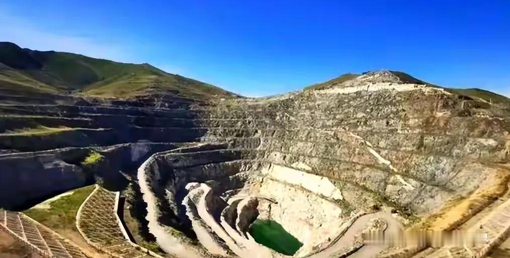 新疆白杨河发现的200万吨铍矿，说出来你可能不信，这货剧毒得很，空气中飘4微克就