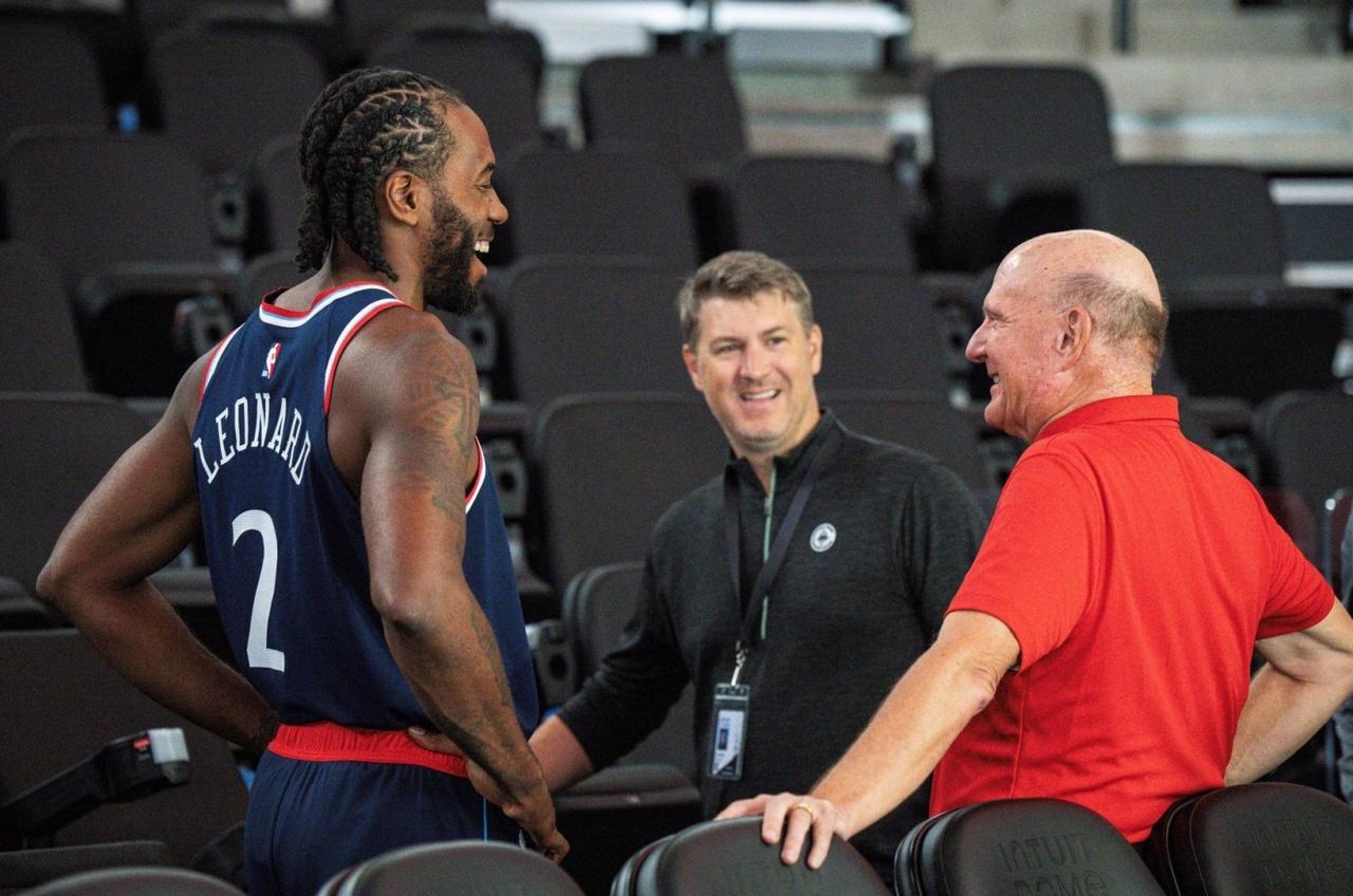 NBA联盟历时一年调查后开出历史级重磅罚单：洛杉矶快船队因在科怀·伦纳德的签约中