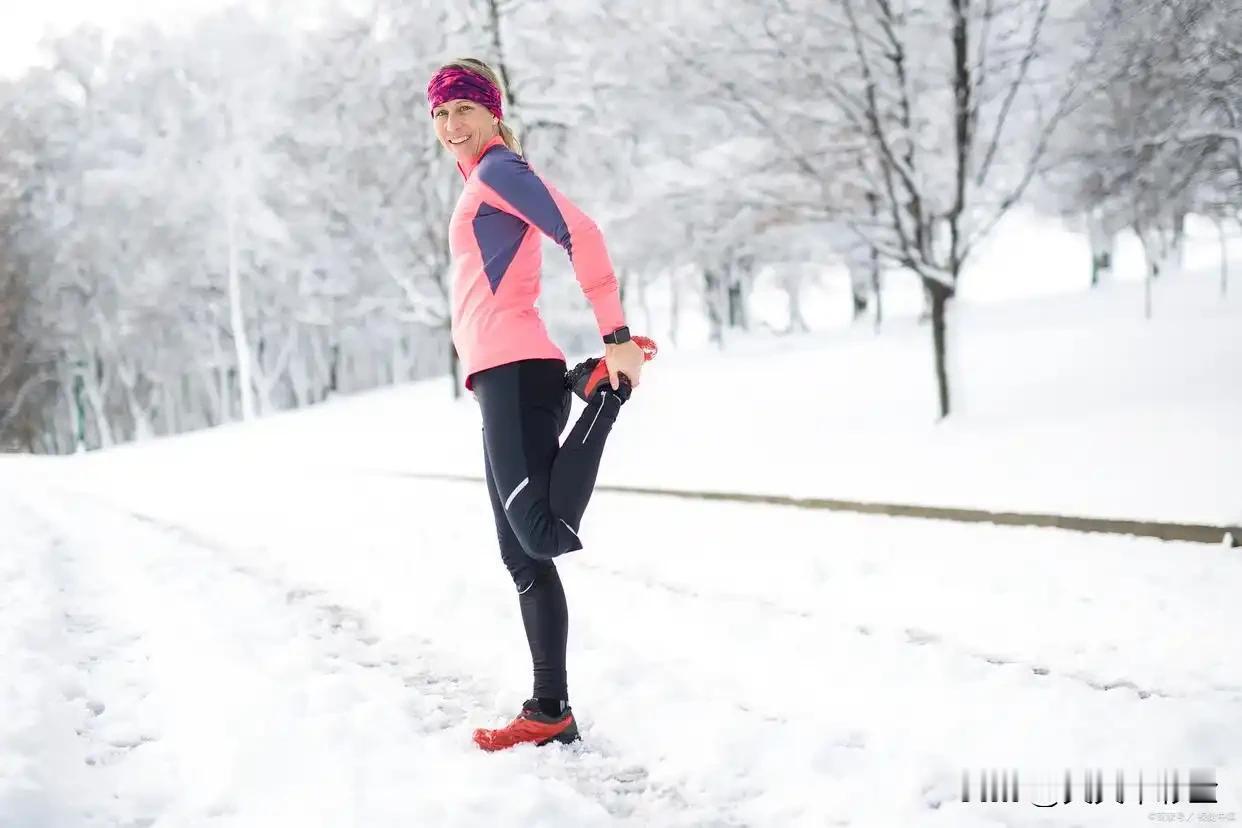 🏃最适合小寒的几类运动1.温和有氧，唤醒身体·慢跑或快走：选