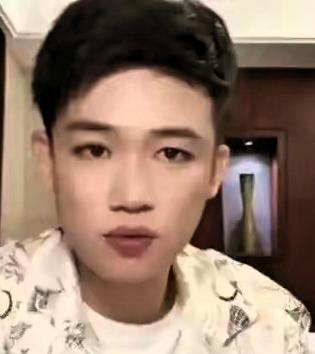 孟贺状告前东家反输官司，网络battle不断，道歉声明成焦点。最近北京互联网法