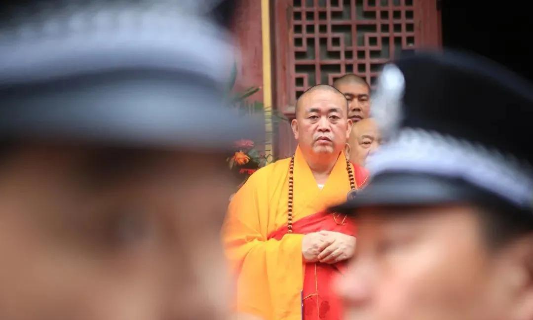 中国人的一哄而上什么时候能适可而止？随着释永信的被调查，几十年他