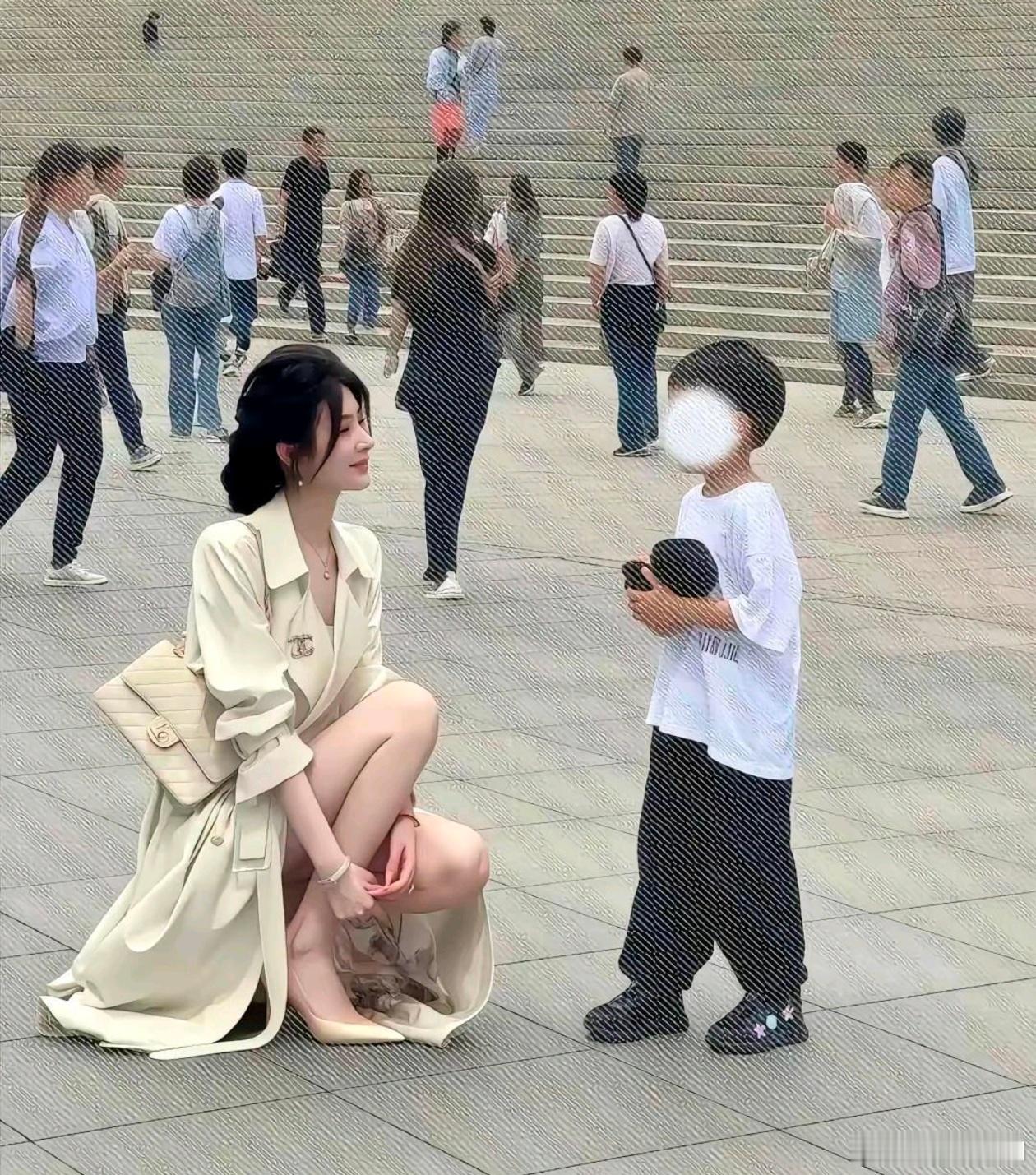 这颜值在普通人当中算是天花板级别的吧